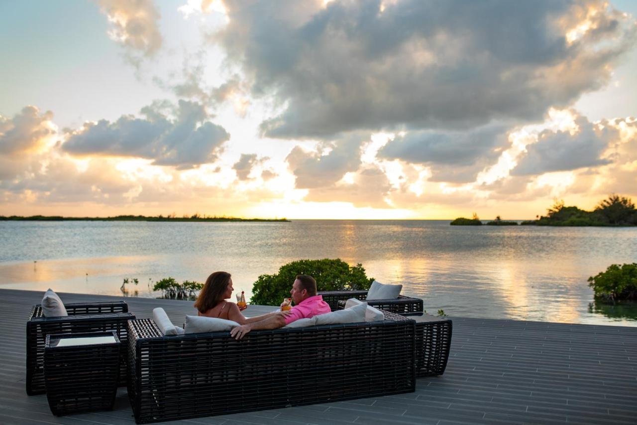 Turtle Island Resort Сан Педро Екстериор снимка